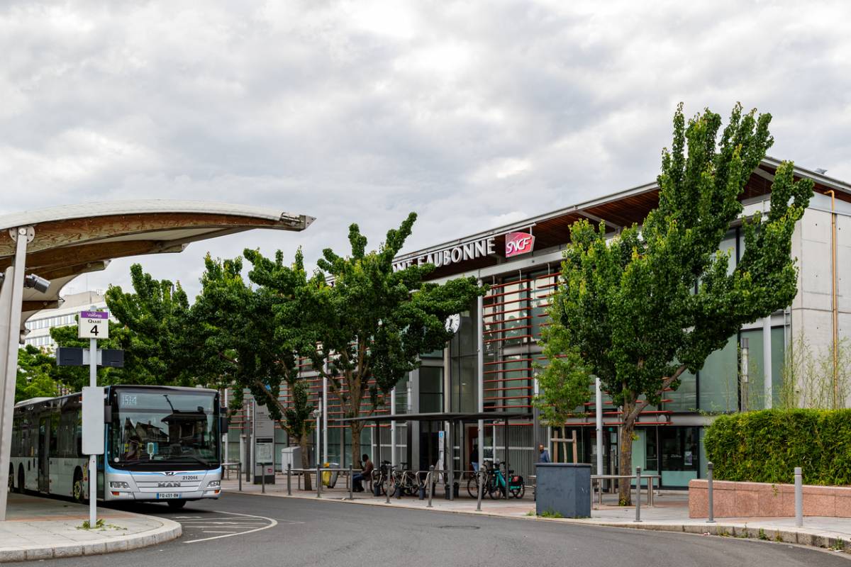 Mobilier urbain non publicitaire : l'approche éco-conçue pour les réseaux de transport